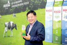 현장에서 만난 우수후계농업경영인 <179> 강래수 부산경남우유농협 조합장