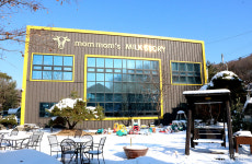 [2023 새해특집/토끼띠 만나다] 유가공 전문가 변신…경영난 목장 구원투수로