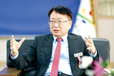 [특별인터뷰ㅣ손병복 군수] 울진농업 대전환 프로젝트 추진 중…어려운 농업 여건 개선할 것