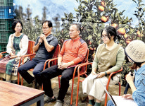 독립책방을 닮은 농부시장…대화로 사회적 거리를 좁히다