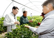 경기도 김성중 행정1부지사 1일 명예주무관 활약…농어민 기회소득 홍보