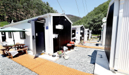[최악 산불 끝나지 않은 고통] 임시주택 불편하지만···대대로 살던 마을 떠나자니 더 불안