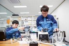 테크로스, 경인 연구센터 추가 개소