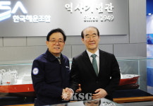 ‘해운거목’ 선정 장금상선 정태순 회장, 개관 앞둔 해운역사기념관 방문