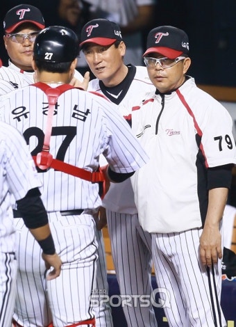 [포토Q] LG 양상문 감독 '유강남, 오늘 대단했어!'