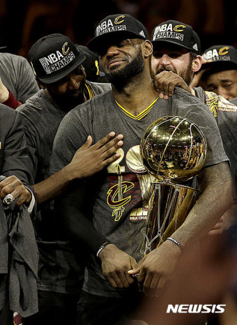 커리 이어 NBA '킹' 르브론도 불참선언, 리우올림픽은 집에서