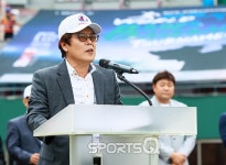 [포토Q] 서울시야구협회 김용봉 전무이사 세계청소년야구 개회를 선언합니다