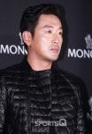 아티스트컴퍼니 측, 하정우와 계약 체결… 이정재·정우성과 많은 대화 나눴다