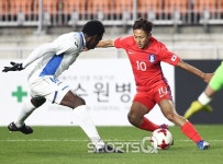 [포토Q] U-20 대한민국 이승우, '상대 농락하는 개인기'