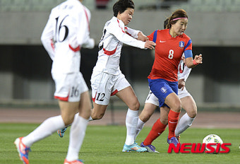 윤덕여호 여자 축구대표팀, 홍콩 꺾고 아시안컵 본선행 티켓 눈앞에
