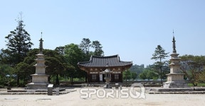 남원 실상사 동·서 삼층석탑 등 보물문화재 감상하는 힐링 여행...남원 춘향제, 바래봉철쭉제와 더불어 가볼만한 여행지로 추천!