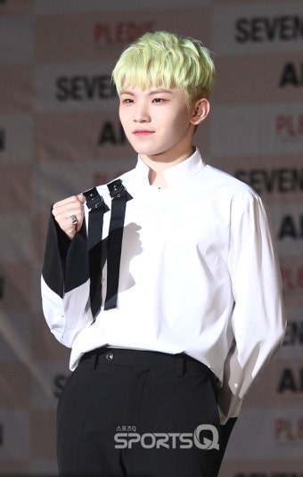 [포토Q] 세븐틴 우지, '많이 사랑해주세요'