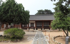 [이두영의 도시탐험] 숲바람에 영혼까지 상쾌한 화성 융릉과 건릉(화성 융건릉),둘레길과 보통리저수지 맛집 등 화성 가볼만한 곳 엄치척!