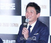 [포토Q] 황정민, 긴장돼서 생맥주가 땡기네요 (군함도 시사회)