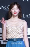 [포토Q] 이엘, 강렬한 손인사 (랑콤 팝업스토어 포토콜)