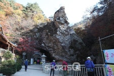 경기도 동두천 소요산 단풍절정, 11월초에도 며칠간은 자재암까지 등산코스 곳곳이 심홍빛 가볼만한 여행지로 추천...가는길·주차장·식당가... 