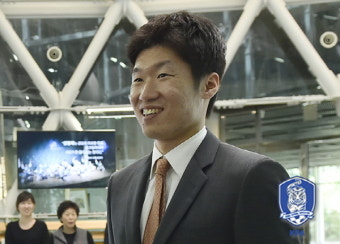 [SQ이슈] 홍명보 전무이사-박지성 유스본부장, 칼 빼든 대한축구협회 '방점은 세대교체'