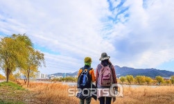 부산 1박2일 여행으로 가볼만한 곳 중 최고는 겨울바다 여행명소인 해운대해수욕장, 갈맷길 700리 걷기코스는 요즘 시기에 추천되는 둘레길 명소