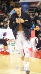 [포토Q] KCC 김진용 여심 불지피는 상체 탈의 덩크 세리머니 (프로농구 올스타전)