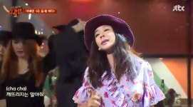 [TV컷Q]슈가맨2 1730&코코 출신 이혜영 라 돌체 비타 부르며 등장 립싱크로 무대 꾸몄다