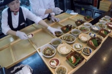VJ특공대 구내 식당의 변신, 무제한 참치회· 2천원 이탈리안 음식· 다이어트 맞춤 식단까지