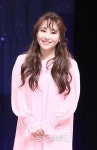 어반자카파 조현아, 마이네임 채진과 열애설? "술 게임 중 찍힌 사진… 친한 사이일 뿐"