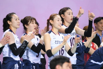 '조커' 김연경, 석패... 달아오른 화성 [한국-태국 여자배구 올스타전]