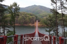 경기도 북부 가볼만한 곳 파주시 마장호수출렁다리 양주쪽 진입로... 주차장 많고 근처에 기산저수지 둘레 등 맛집과 카페 즐비