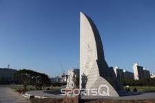 국제만화축제 장소인 경기도 부천, 상동호수공원,중앙공원 등 산책로와 야인시대캠핑장 등 가볼만한 곳 즐비하고, 한정식·해물탕 등 맛집도... 