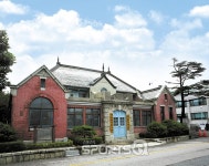 군산시간여행축제 열리는 군산근대역사박물관, 이번주말 전북 여행지로 추천! 여미랑등 이색숙소와 복성루,지린성 등 맛집 및 이성당빵집등... 