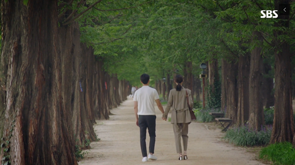 이종석과 이유영, 법정에서 감정 대립... 서초동 4회 장면이 감동과 공감을 자아냄