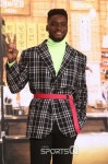 [포토Q] 샘 오취리 프랑스 파리에서 물 먹고 온 독특한 패션 (국경없는 포차 제작발표회)