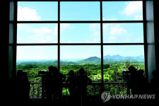 강원도 철원 DMZ에 남북도로 연결돼 고석정,직탕폭포,도피안사 등 관광지도 관심 끌어