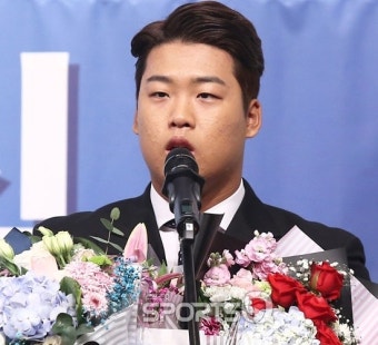 [프로야구] '1.2억' KT 강백호, 이정후-류현진도 넘은 2년차 최고연봉