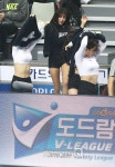[포토Q] 눈 돌리게 만드는 우리카드 치어리더들의 훌러덩