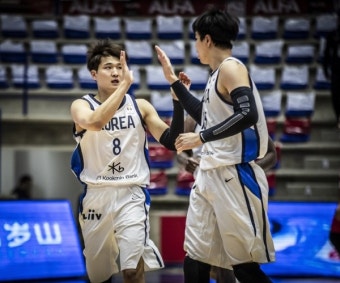 한국 농구 조 2위 확정, '13점' 안영준 국가대표팀서도 통했다 [FIBA 농구월드컵 예선]