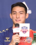 [포토Q] 수원FC 조유민 '축구선수니 외모보단 실력이 우선' (K리그2 개막 미디어데이)