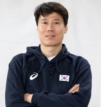 여자배구 라바리니호, 전 KB손해보험 감독 강성형 수석코치로 완성