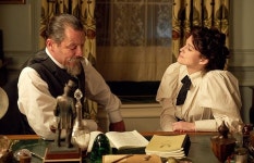 [Q리뷰] 키이라 나이틀리, 시도니 가브리엘 