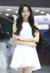 [포토Q] 레이싱모델 정아라 보조개 도드라지는 미모