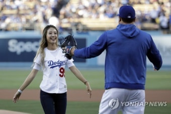 배지현 시구, 인스타그램으로 보는 남편 류현진과 '영광의 순간'