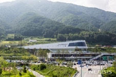 공중에 붕 떠 있는 강원도 인제 내린천휴게소! 서울양양고속도로 타고 9~10월 설악산 단풍여행 갈 때 들러보세요