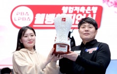 [SQ현장] 김병호 우승, '김보미 아빠'가 지켜낸 프로당구 PBA 법칙은?
