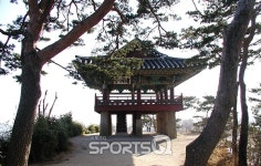 강원도 고성 청간정에 오르니 동해바다가 다 내 것이로다