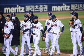 [포토Q] 두산 베어스 '삼성 꺾고 7년 연속 KS 진출'
