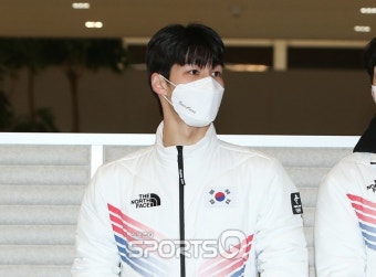 [포토Q] 황대헌 '팬들 향해 스위트한 손하트'