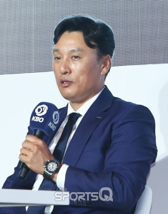 [포토Q] 두산 이승엽 감독 '개막 선발은 알칸타라!'