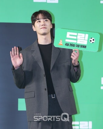 [포토Q] 이준영 '팬들 향해 눈인사'