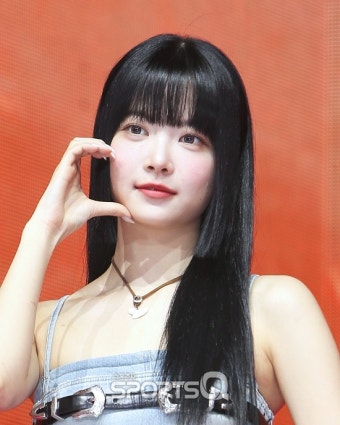 [포토Q] 르세라핌 홍은채 '아기 은행장'