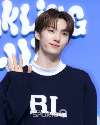 [포토Q] 투어스 영재 '청량 미소'